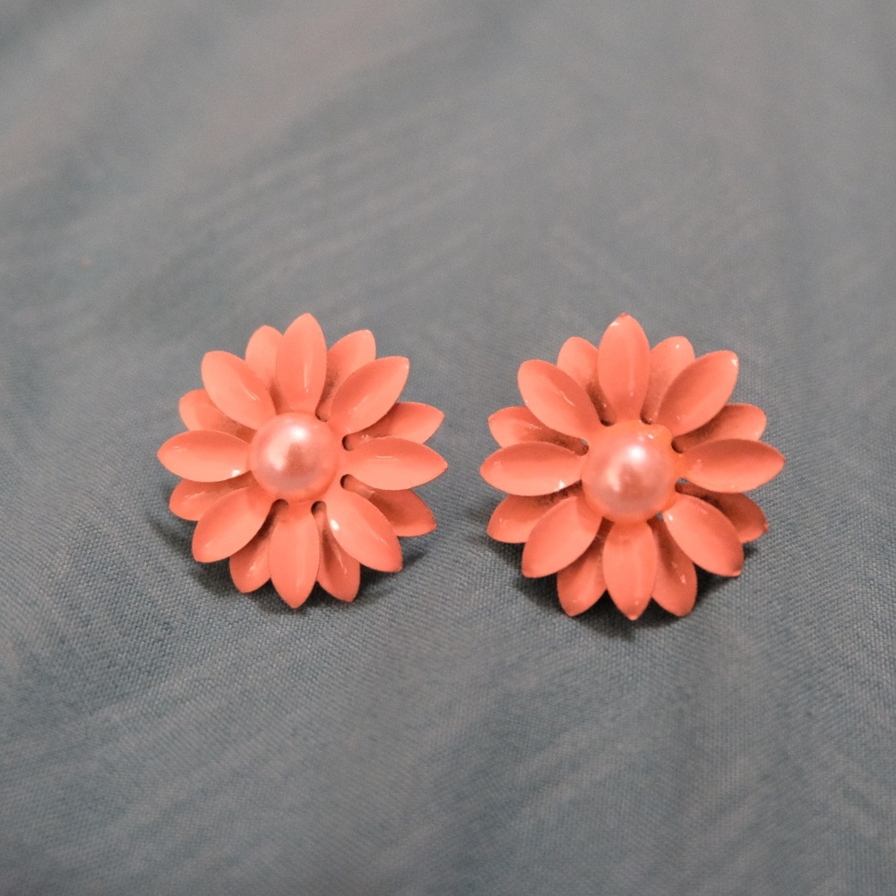 Pink flower earrings with pearl center